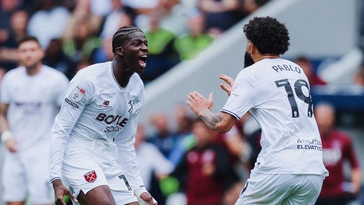 Dockers derbisinde muhteşem geri dönüş