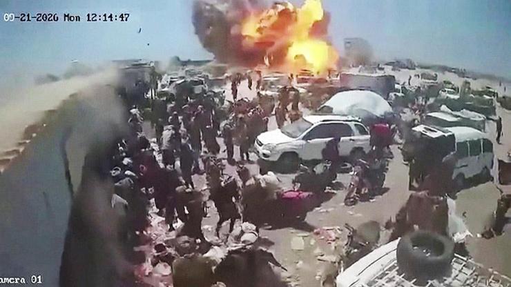 Yemende pazar yerine saldırı anı