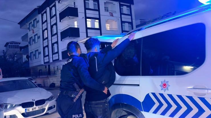 Ehliyet sınavında kopya düzeneğiyle yakalandı