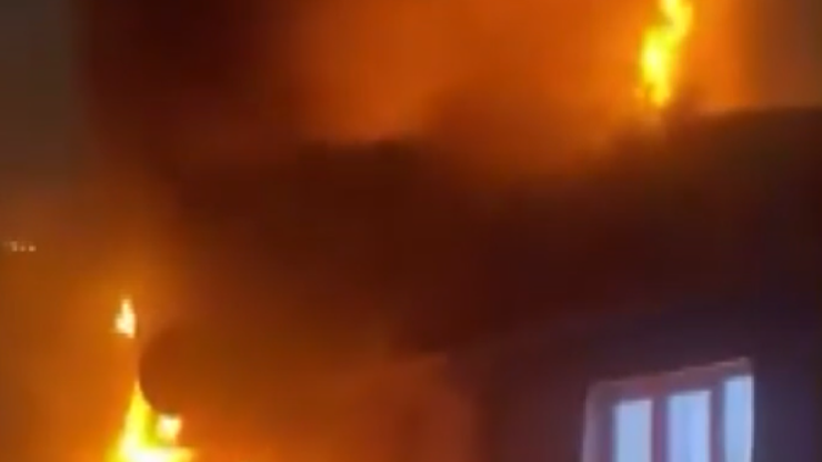 Fatih’te 2 katlı bina alev alev yandı: 1 ölü
