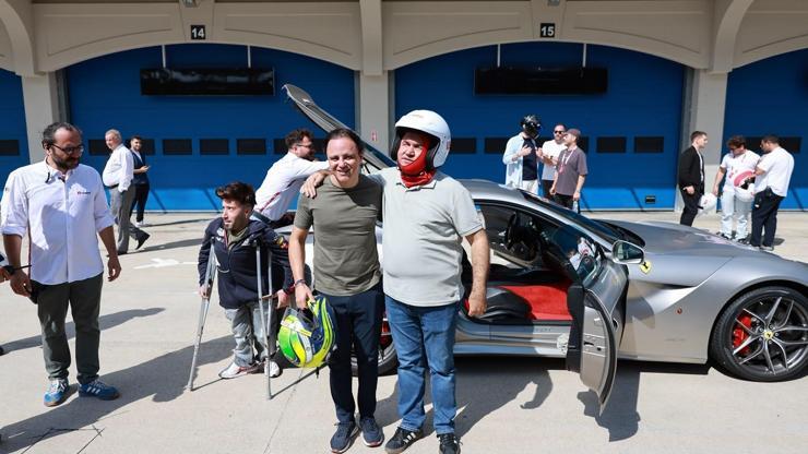 Görme engelli Formula 1 tutkunu, Felipe Massa ile unutulmaz bir deneyim yaşadı