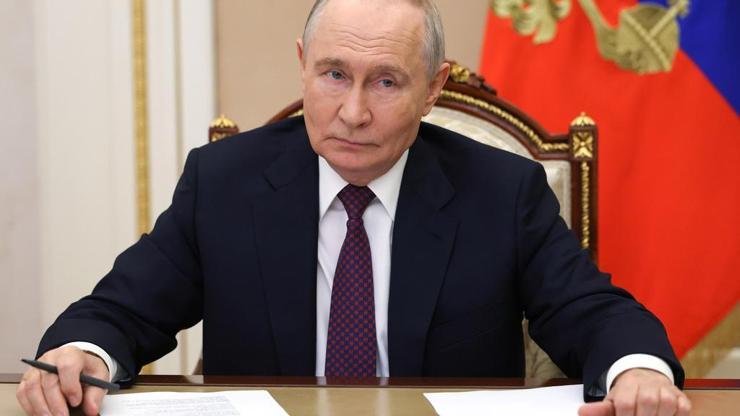 Putin’den Pezeşkiyan’a: Moskova diplomatik süreçte rol almaya hazır