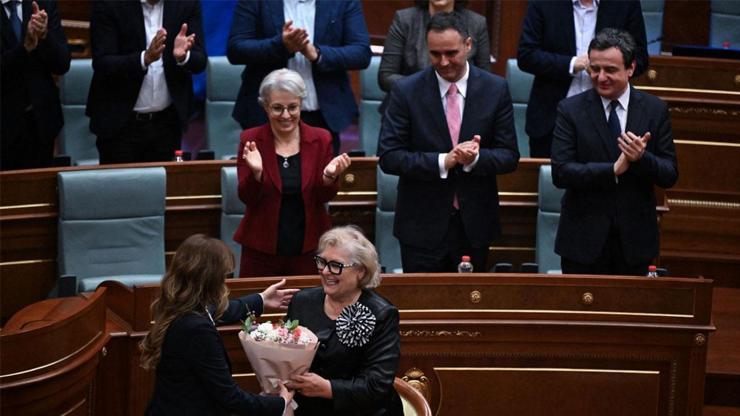Kosovada liderlik krizi şartlı kabulle sona erdi