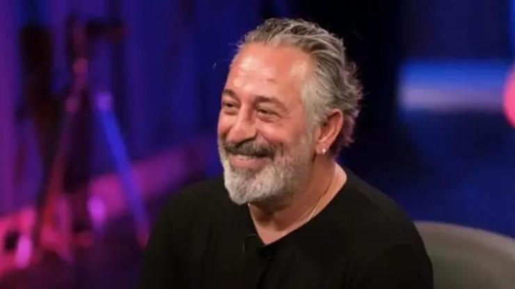 Cem Yılmaz hastaneden paylaşım yaptı “Sağlığım iyi”