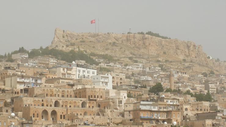 Mardinde toz taşınımı etkili oldu
