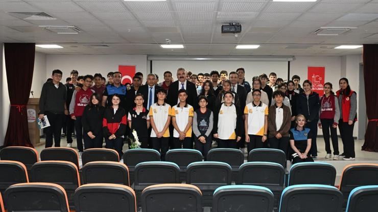 Kilis İl Emniyet Müdürü Bağrıaçık öğrencilerle buluştu