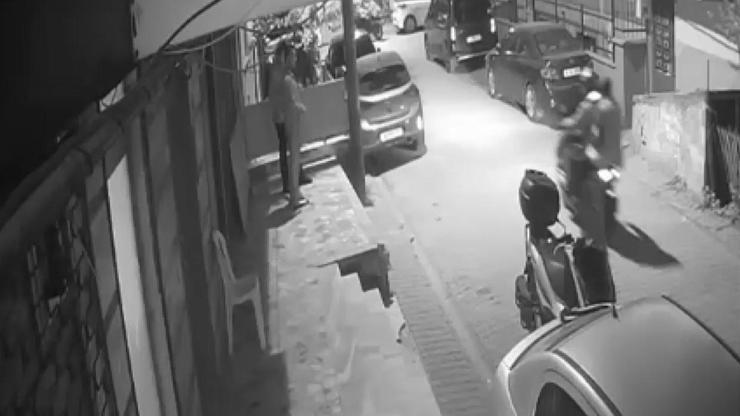 Küçükçekmecede cinayet anı kamerada; 2 şüpheli yakalandı