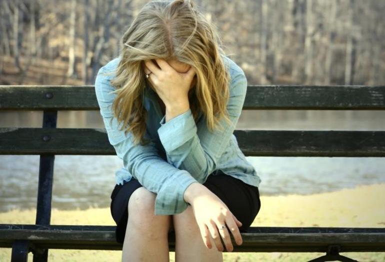 Kadınlar bazı hormonları nedeniyle bağımlılığa daha yatkın