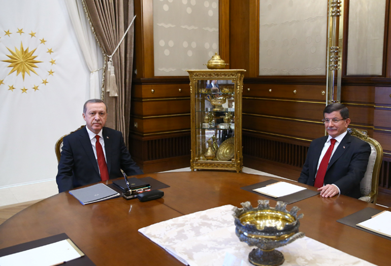 Başbakan Davutoğlu 64. hükümeti açıkladı