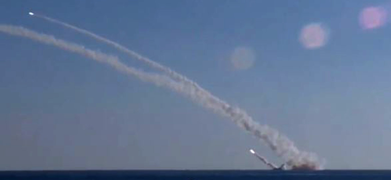 Rusya IŞİDi ilk kez denizaltından atılan füzelerle vurdu