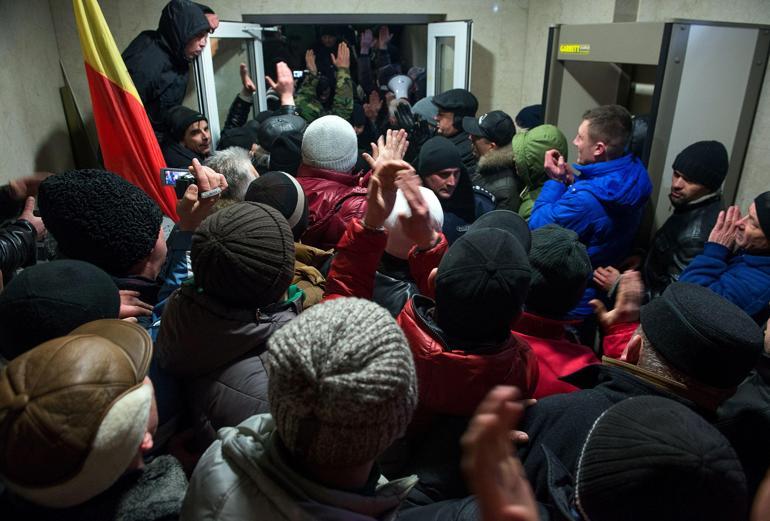 Moldovada Parlamento baskını