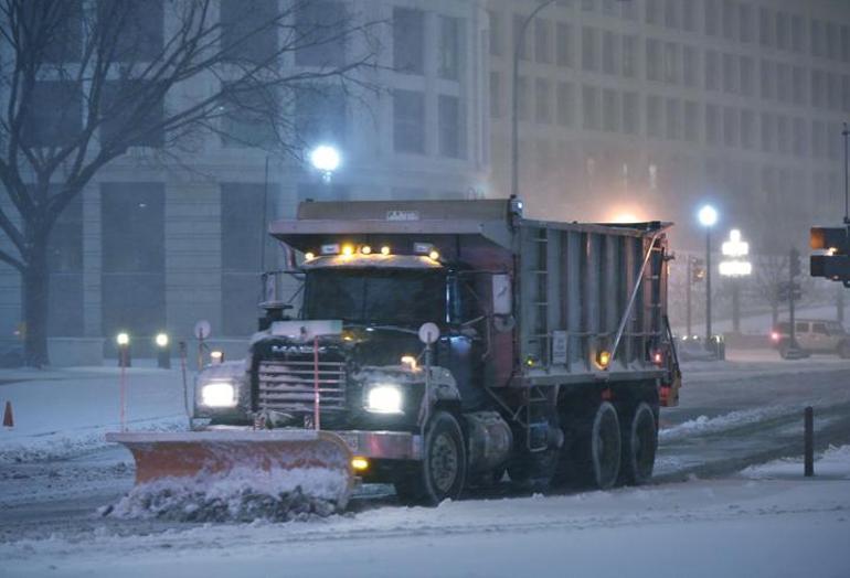 ABDde kar fırtınası: 11 eyalette acil durum ilan edildi