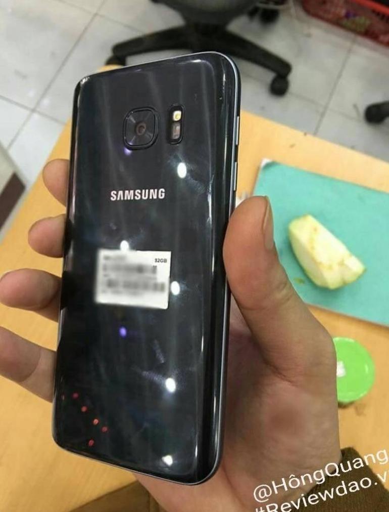 Galaxy S7nin arka yüzeyi görüldü