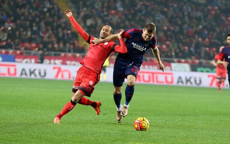 Mersin İdman Yurdu: 2 Galatasaray: 1