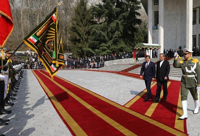 Davutoğlu İran ziyaretinde