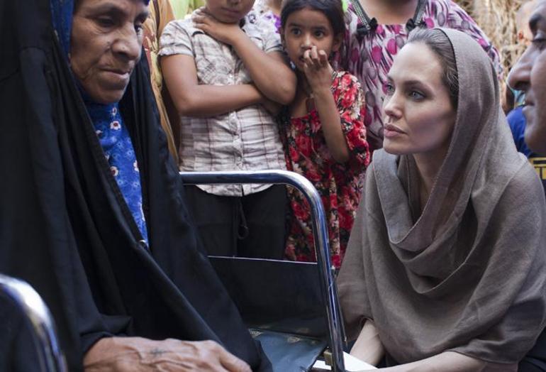 Angelina Jolienin babasından Trumpa destek