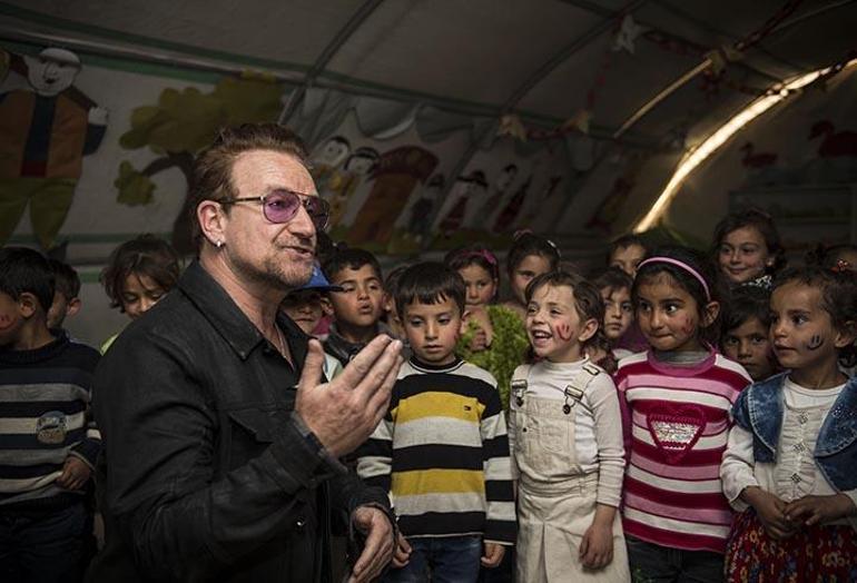 Bononun ziyaret ettiği çadır kentte yangın: 1 Suriyeli çocuk öldü
