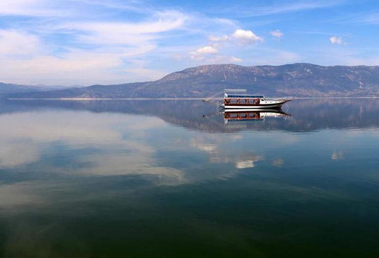 Yeni su kaynağı olmazsa Burdur Gölü kuruyacak