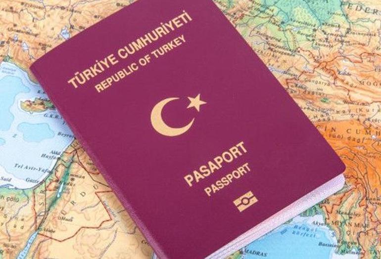 FT: AB Türkiyeye verdiği vize muafiyeti sözünü sulandırmaya çalışıyor