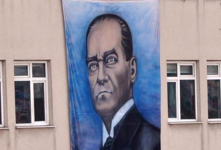 Bartında Atatürk posteri tepkisi