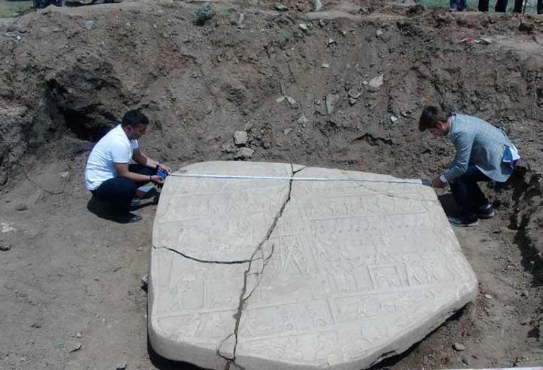 Elazığda 2 bin 700 yıllık tarihi eser bulundu