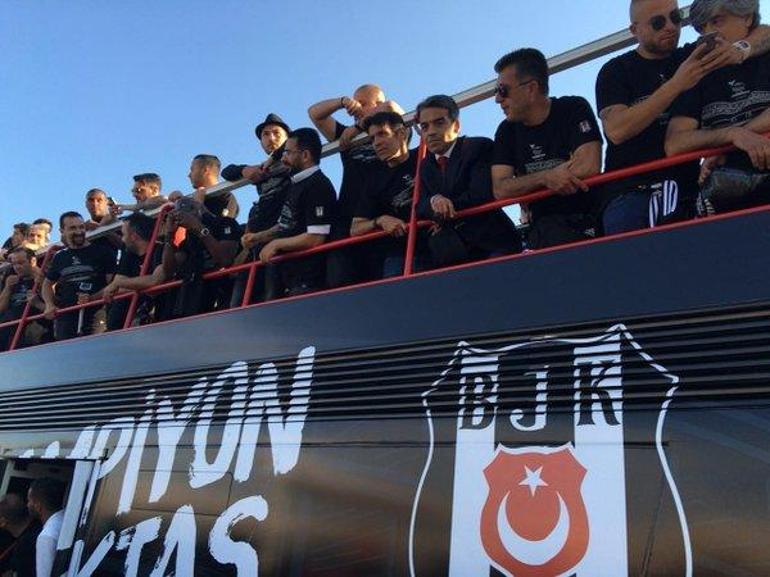 Beşiktaş tekneyle Vodafone Arenaya geldi