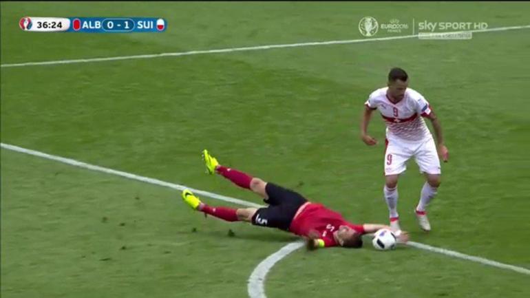 Gashi o topu kaleye atamayınca... Euro 2016: Arnavutluk - İsviçre: 0-1