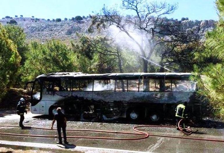 Rodosta tur otobüsü yandı, 11 Türk yolcu ölümden döndü