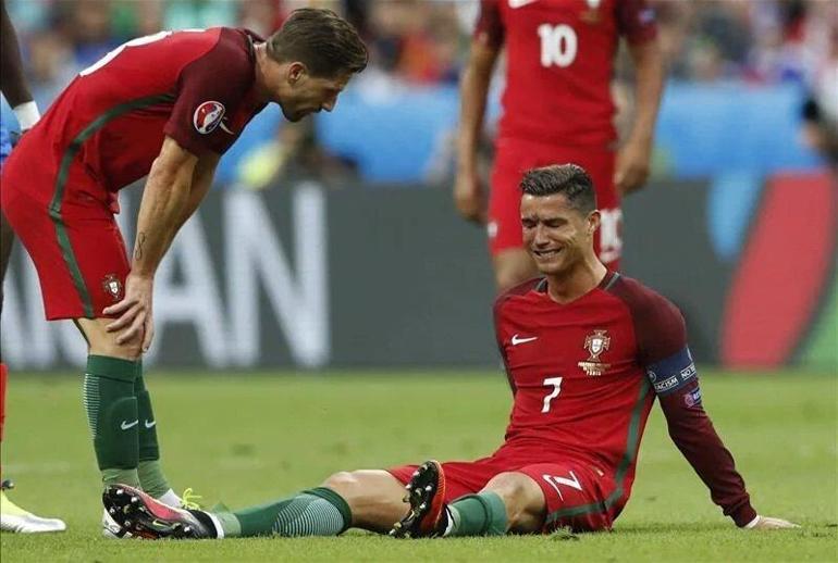 Cristiano Ronaldo ağlayarak sahayı terketti