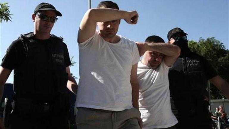 Yunanistana kaçan 8 darbeci asker savcı karşısında