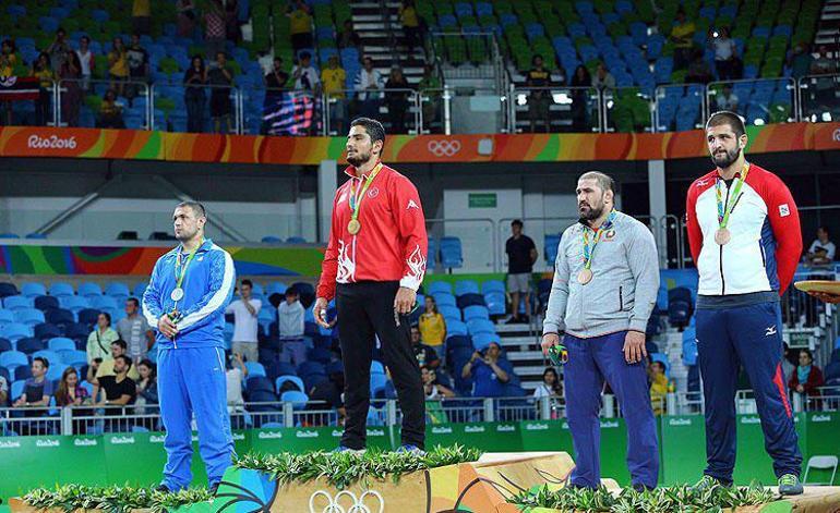 Taha Akgülün Rioda altın madalya kazandığı anlar