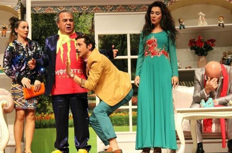 İzmirde tiyatroseverlere güzel haber