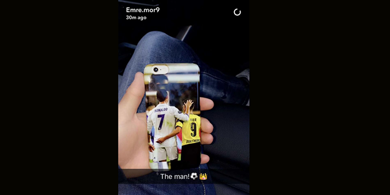 Emre Mor Cristiano Ronaldolu fotoğrafını ölümsüzleştirdi