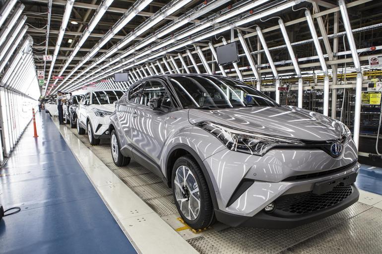 İlk yerli hibrit SUV Toyota üretime başladı