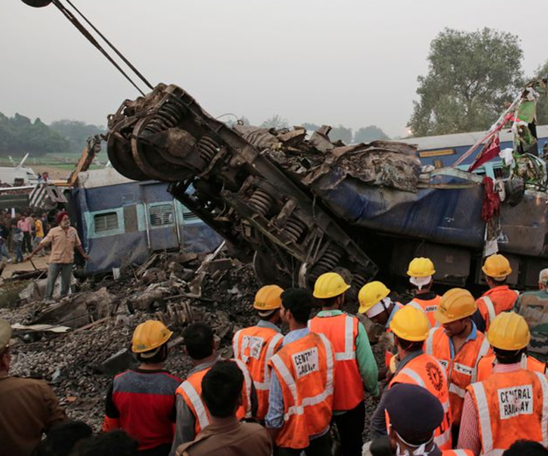 Tren kazasında ölü sayısı 145e çıktı