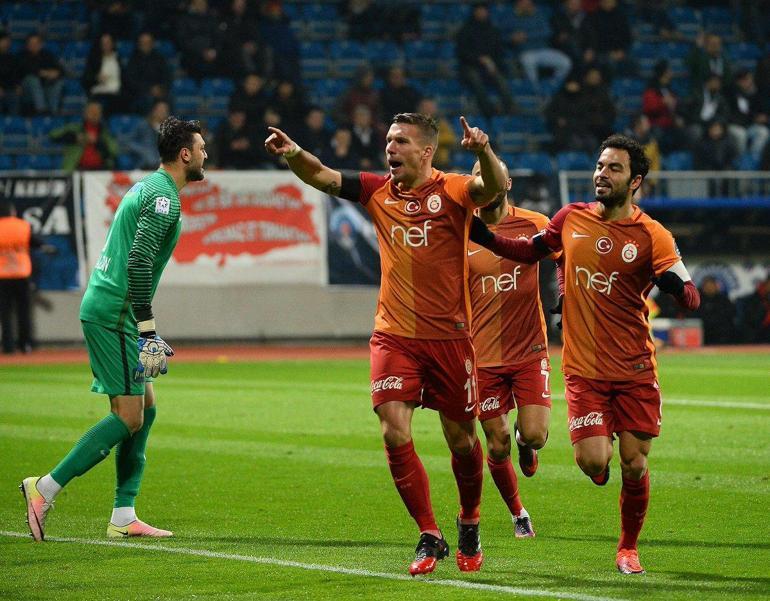Galatasaray zirve aşkına... 3 gol 1 kırmızı kart 1 kurtarılan penaltı