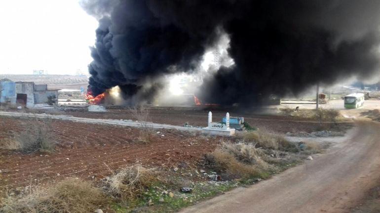 Halepte otobüsler ateşe verildi