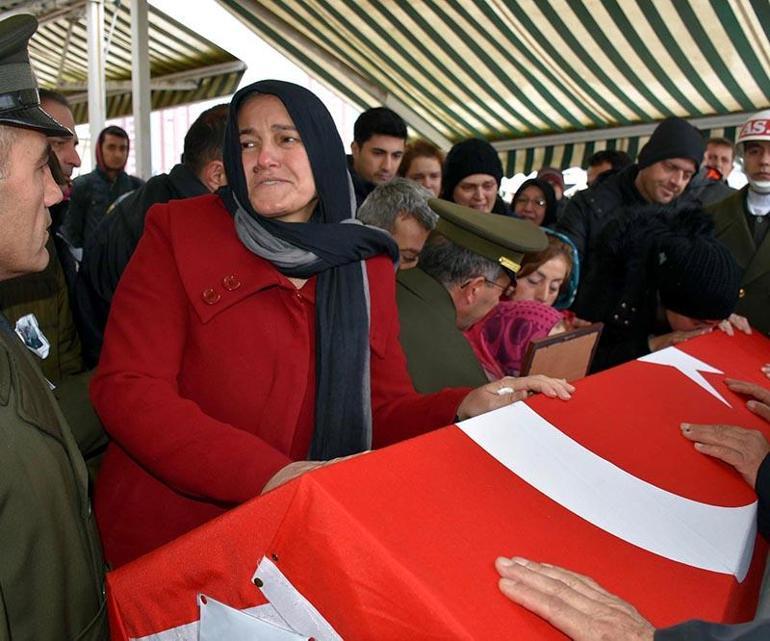 Fırat Kalkanında şehit olan askerler son yolculuklarına uğurlandı