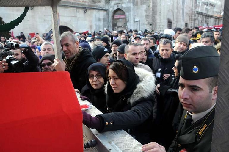 Fırat Kalkanında şehit olan askerler son yolculuklarına uğurlandı