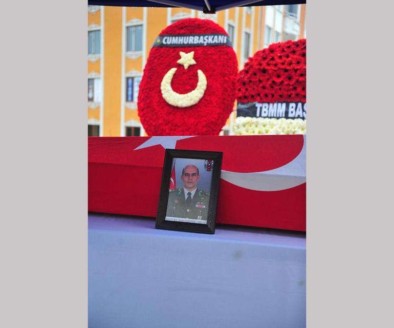 Fırat Kalkanında şehit olan askerler son yolculuklarına uğurlandı