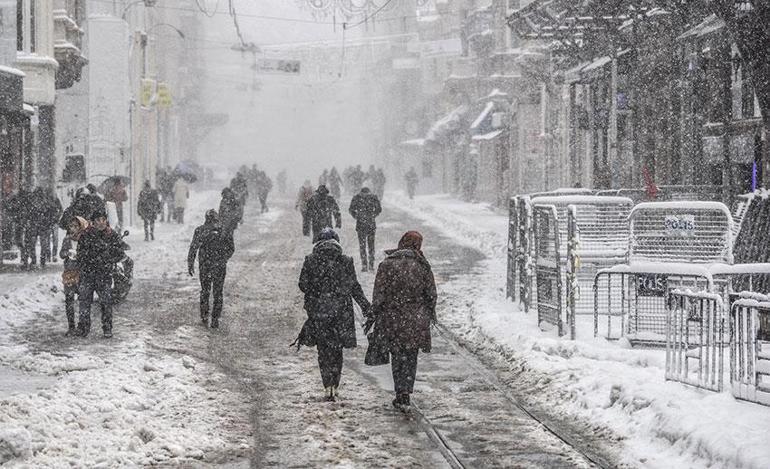 İstanbulda yarın (pazartesi) okullar tatil mi