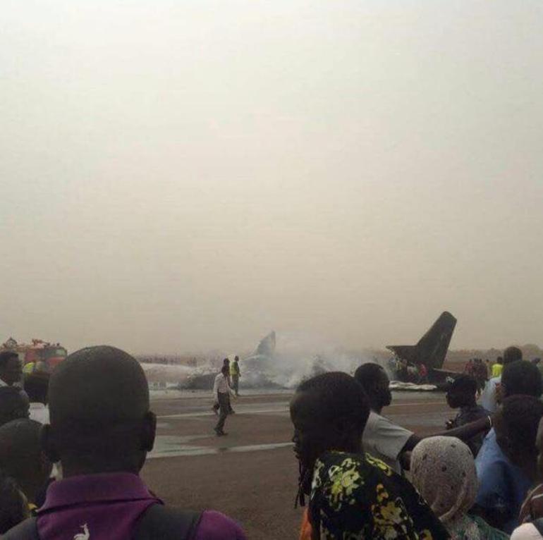 Son Dakika- Güney Sudanda uçak düştü