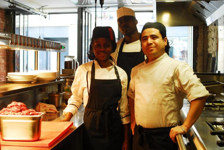 Fransa’da Türk bir Afrika mutfağı şefi: İsrafil Tekdal