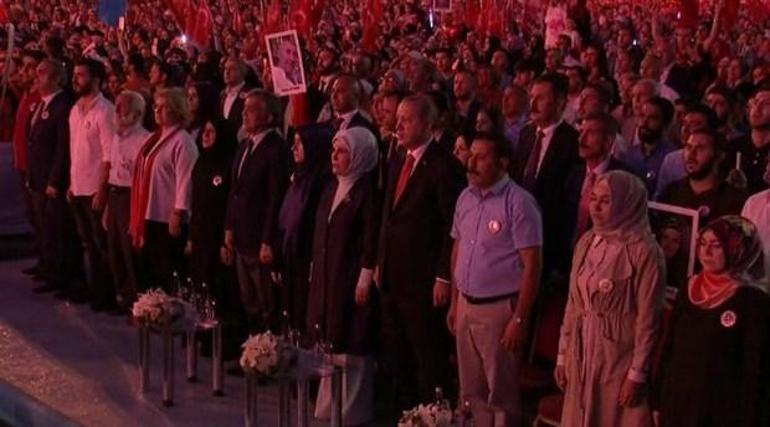 Son dakika... Cumhurbaşkanı Erdoğan: FETÖ sanıkları için tek tip kıyafet gelsin