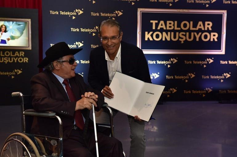 Türkiyenin ilk betimlemeli sergisi Tablolar Konuşuyor ziyarete açıldı