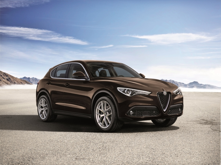 Alfa Romeo’nun İlk SUV’u Stelvio Geliyor