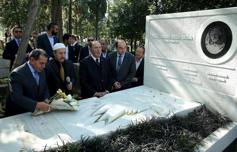 Galatasaray camiası Ali Sami Yen ve Süleyman Sebayı mezarları başında andı