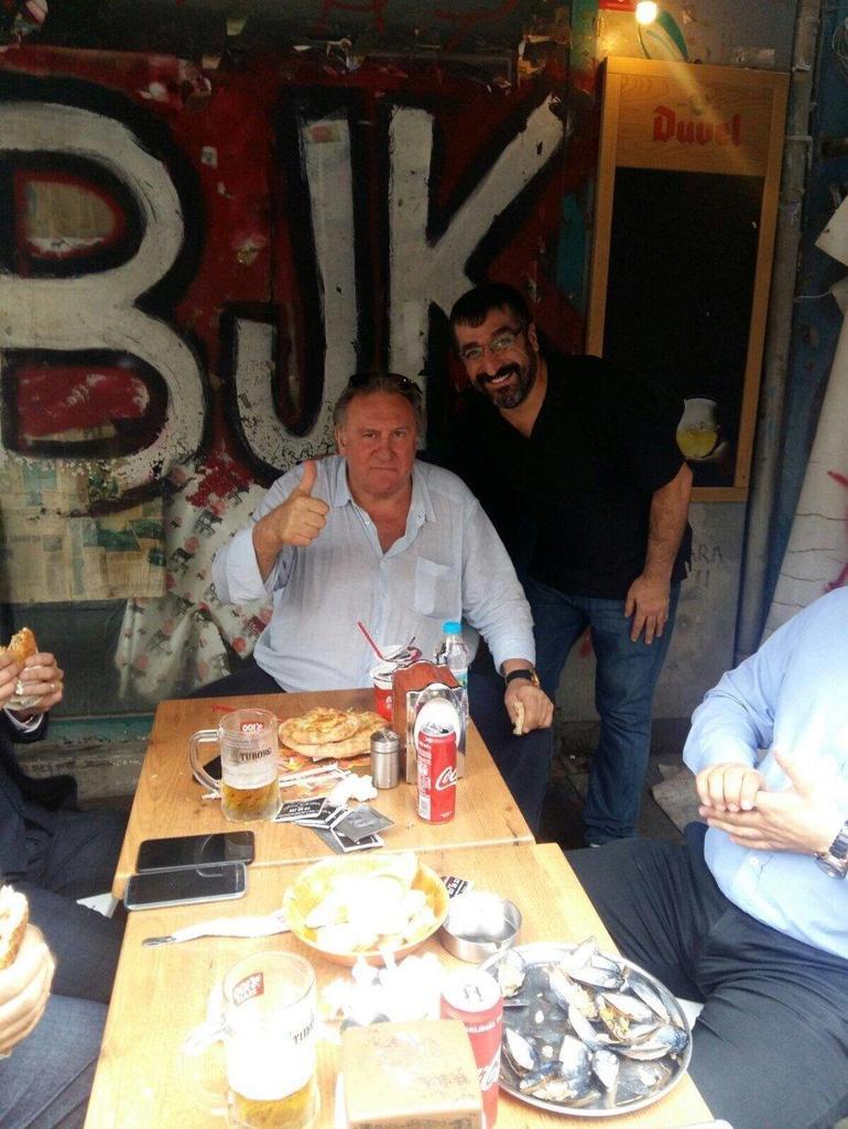 Gerard Depardieu Beşiktaş Çarşıda kokoreç yedi