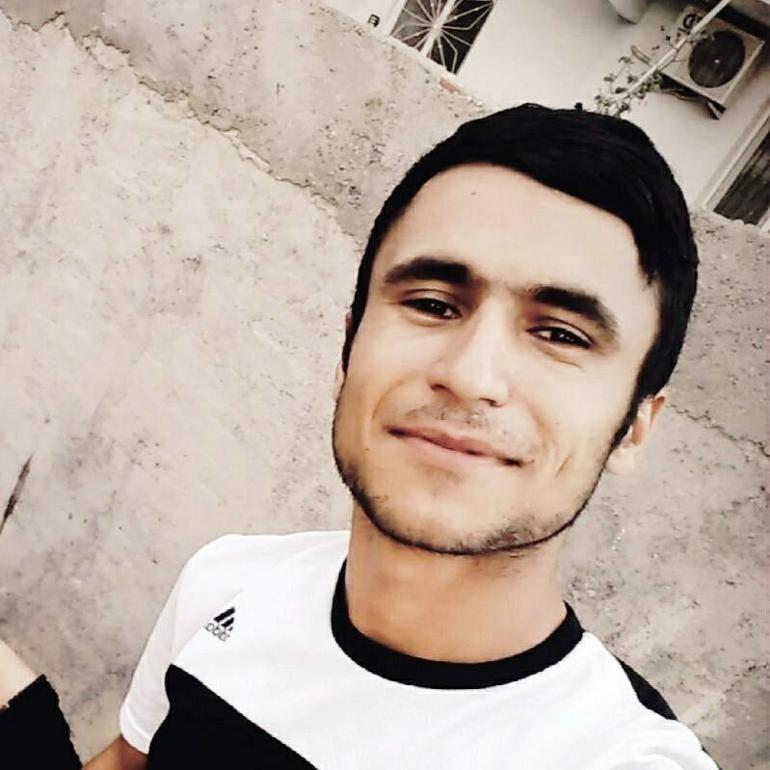 İzmirde trenin altında kalan genç hayatını kaybetti