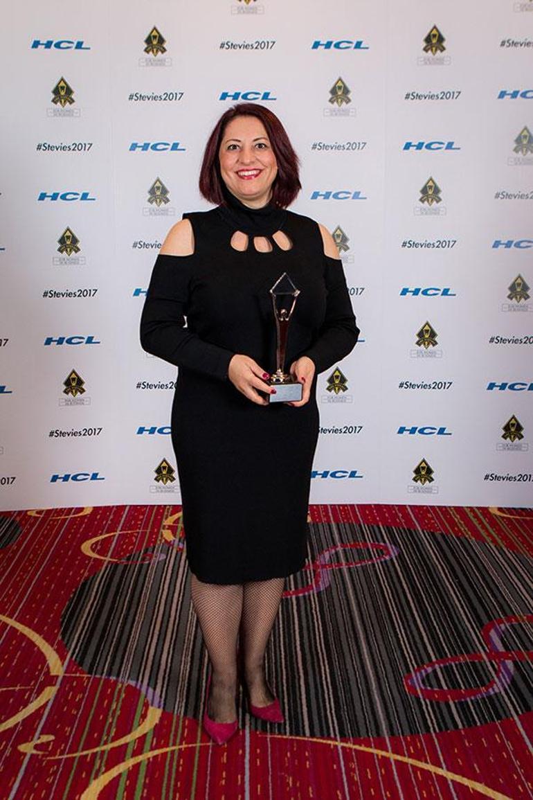 Yılın kadın girişimcisi ödülü Ayşegül Akşakın oldu